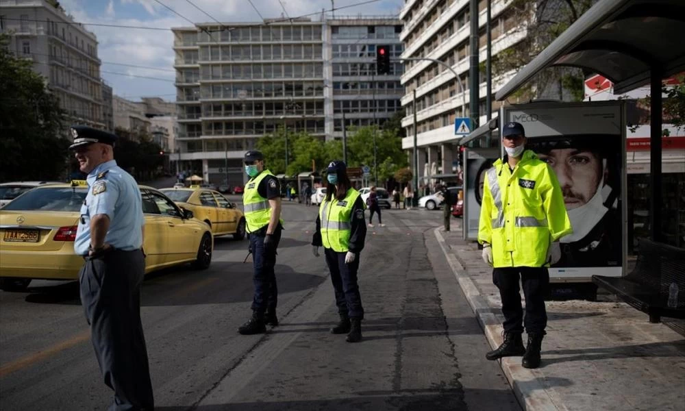 Οκτώ συλλήψεις και 1.668 παραβάσεις παραμονές της Πρωτοχρονιάς
